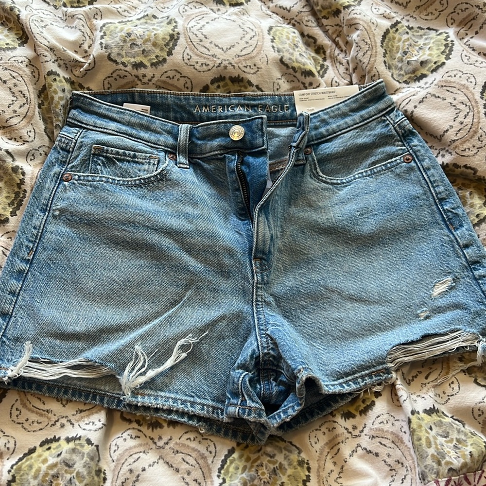 NWT American Eagle Mom Short